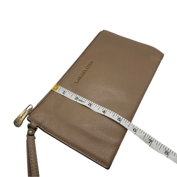 MICHAEL KORS Warm Taupe Large Wristlet with Card Slots - Picture 7 of 8
